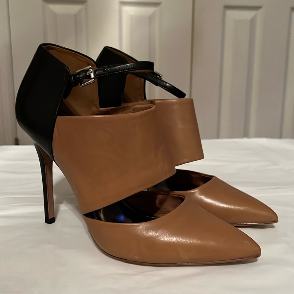 Coach Tan and Black heels